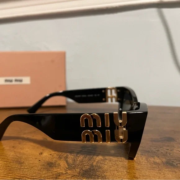 Worn Once Miu Miu Sunglasses Miu Miu NEW MIU MIU MU04ZS 19P2Z1 Light HavanaBrown Women  main image 4
